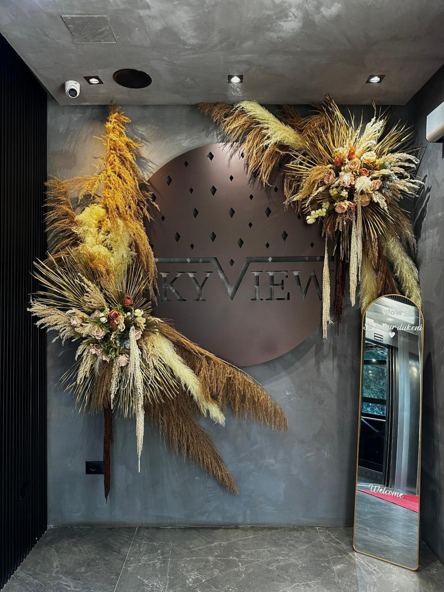 Sky View & Restaurant Hotel